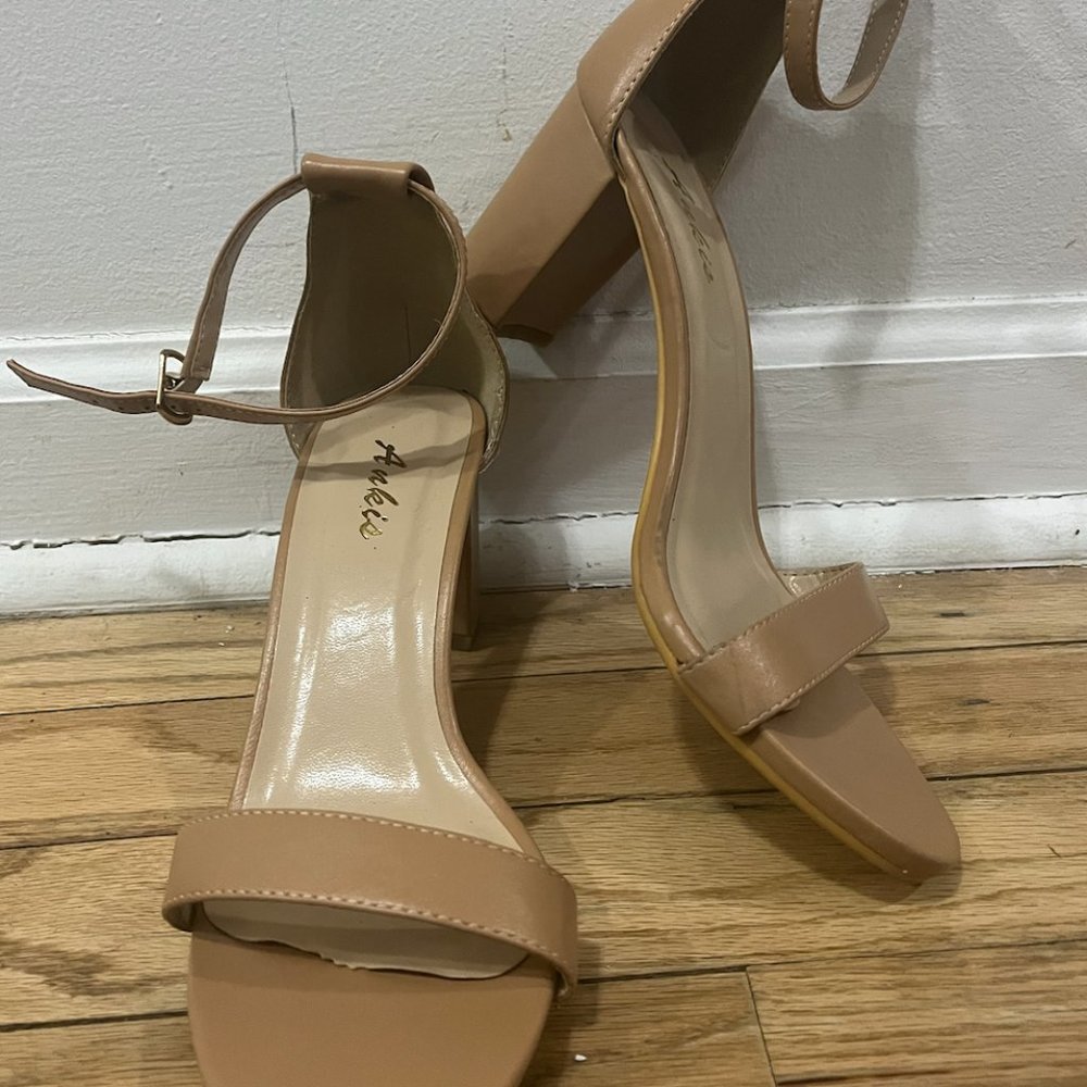 Nude Chunky Heels W8.5
